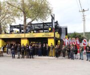 Cafe Escobar Alanya'nın şık dış cephesi ve ferah açık hava oturma alanı