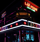 Las Vegas Cafe & Bar’da canlı müzik eşliğinde renkli kokteyller ve keyifli akşam atmosferi.