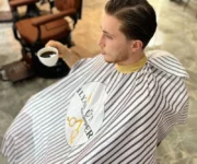 Erkek Kuaförü İlyas Ünver – Alanya’da modern saç kesimi ve sakal tasarımı hizmeti sunan profesyonel hairdesigner salonu.