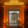 Alanya’daki Aslan Corner Hotel’in şehir merkezine yakın konumlu binası ve modern otel girişi