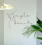 “Myla Beauty Center’da profesyonel güzellik ve cilt bakım hizmeti alan müşteri”