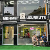 MEHMET UGURKUTU HAIR STUDIO – Alanya’da profesyonel saç tasarımı, renklendirme ve bakım hizmetleri sunan modern kuaför salonu.