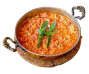 Perihan Anne Ev Yemekleri & Gözleme ve Kahvaltı Salonu’nda geleneksel serpme kahvaltı ve taze gözleme sunumu Alanya