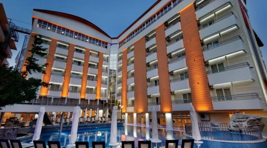 Alaiye Kleopatra Hotel: Efsanevi Plajın Yanında Huzurlu Bir Konaklama