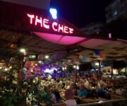 Ti Bone Restaurant Steak House & Bar Alanya'da lezzetli et menüsü, şık sunumlar ve deniz manzaralı şık restoran ortamı.