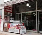 Şafak Pastanesi Alanya’da taze yaş pasta ve günlük çıkan unlu mamuller vitrini