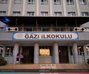 Konaklı Gazi İlköğretim Okulu, öğrencilere güçlü akademik temel ve sosyal gelişim imkânları sunan modern eğitim kurumu.