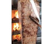 Er Döner Alanya’da taze malzemelerle hazırlanmış döner dürüm servisi ve içecek sunumu