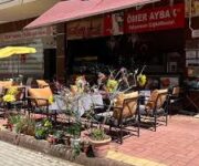 Alanya Mahmutlar’da el açması börekleriyle ünlü Sultan Börek işletmesinin dış görünümü