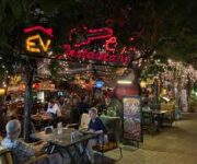 “Alanya Ev Restaurant’ta geleneksel Türk mutfağı lezzetleri ve ev sıcaklığında samimi atmosfer”