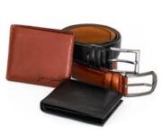 BOSPORUS Kemercilik mağazasında el işçiliği deri kemerler ve şık deri cüzdanların sergilendiği vitrin görüntüsü.