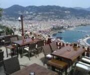 Vitamin Kebap Evi 2’de odun ateşinde pişen lezzetli kebaplar ve geleneksel sunum