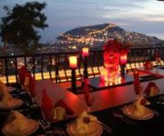 Zencefil Cafe Restaurant’ta özenle hazırlanmış yemekler, tatlılar ve sıcak içecekler.