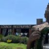 Lui Beach & Lounge’da deniz kenarında şezlonglar, serinletici kokteyller ve şık atmosfer.
