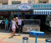“Alanya Cadde Balık Restaurant’ta günlük taze balık çeşitleri ve zengin meze seçenekleriyle deniz mahsulleri keyfi”