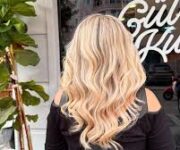 “Alanya Gül Kuaför’de profesyonel saç kesimi, boya, ombre ve kişisel bakım hizmetleri”