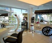 “Alanya Kodal Kuaför İskele’de profesyonel saç kesimi, renklendirme ve kişisel bakım hizmetleri”