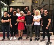 “Alanya Mehmet Özen Bay Bayan Saç Tasarım Stüdyosu’nda profesyonel saç kesimi, renklendirme ve bakım hizmetleri”