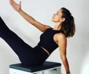 “Balance Pilates by Duygu Türkyılmaz stüdyosunda reformer ve mat pilates dersleri”