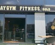 “AYGYM Fitness Gold’da modern ekipmanlarla antrenman yapan sporcular”