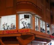 “Sportland spor merkezinde fitness ve antrenman yapan sporcular”