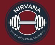 “Nirvana Gym & Personal Training’de kişisel antrenör eşliğinde fitness yapan sporcular”