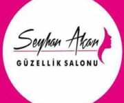 “Seyhan Akan Güzellik Salonu’nda saç ve cilt bakım hizmeti alan müşteri”