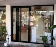 “Bloom Hair & Nails güzellik salonunda profesyonel saç ve tırnak bakımı hizmetleri”