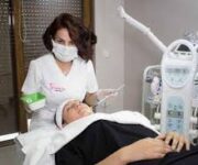 “Gülnihal Kaya Güzellik Merkezi’nde profesyonel bakım ve estetik uygulamaları”