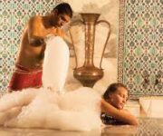 "Lale Hamam Alanya – geleneksel Türk hamamı kültürünü modern spa hizmetleriyle birleştiren otantik merkez."