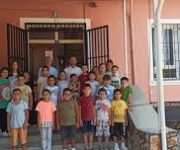 Öğrencilerin eğitim aldığı Türkler Yanıklar İlköğretim Okulu sınıfları ve açık alanları.