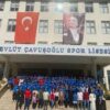 Mevlüt Çavuşoğlu Spor Lisesi öğrencilerinin spor aktiviteleri sırasında çekilmiş fotoğrafı.