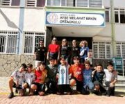 Ayşe Melahat Erkin İlkokulu binası, modern sınıfları ve öğrencilere güvenli, destekleyici öğrenme ortamı sunan ilkokul.