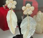 Hilmi Kuyumculuk – Alanya’da altın, pırlanta ve gümüş takılarda güven, kalite ve zarafeti bir araya getiren seçkin kuyumcu mağazası.