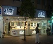 Art Silver – Alanya’da modern ve şık gümüş takılar, kolye, bilezik ve aksesuar ürünleriyle vitrin sunumu.