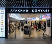 Ayakkabı Dünyası mağazası, Alanya’da çeşitli tarz ve markalarda ayakkabılar sunuyor.