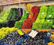 Efsane Manav Alanya – Taze meyve ve sebzelerle dolu renkli manav tezgahı