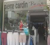 Alanya’da kadın ve erkek iç giyim ürünleri sunan Fulya İç Giyim mağazasında pijama, sütyen, boxer ve rahat ev kıyafetleri sergileniyor.