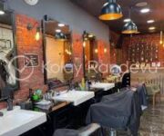 Akşehir Berber – Alanya’da profesyonel erkek saç kesimi, sakal tasarımı ve traş hizmetleri sunan modern berber salonu.