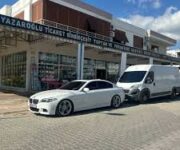 Yazaroğlu Ticaret mağaza önü ve çeşitli ürün reyonları