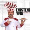 Eniştenin Yeri Alanya restoranında masalar, müşterilerin keyifli yemek deneyimi yaşadığı sıcak ve samimi ortam.