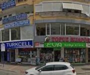 “Bahama Güzellik Salonu’nda saç ve cilt bakım hizmeti alan müşteri”