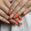 “Shu-shu Nail Salonn’da profesyonel manikür ve nail art uygulaması yapılan müşteri”