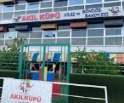 "Akıl Küpü Kreş ve Gündüz Bakım Evi – çocuklara güvenli, eğitici ve sevgi dolu bir ortam sunan modern kreş ve gündüz bakım evi."