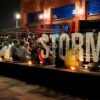 Canlı müzik ve renkli ışıklar eşliğinde keyifli vakit sunan Storm Bar Cafe’nin enerjik atmosferi.