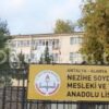 Nezihe Soydan Mesleki ve Teknik Anadolu Lisesi binası, modern eğitim alanları ve uygulamalı mesleki eğitim imkânlarıyla dikkat çeken okul.