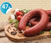 Aydınlıoğlu Kasap Et Mangal’da sergilenen taze et ürünleri, mangallık et çeşitleri ve kasap vitrini.