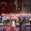 "Gazipaşa Musiki Derneği öğrencileri ve katılımcıları müzik eğitimi alıyor, enstrüman çalıyor ve modern eğitim materyalleri ile desteklenen bir ortamda çalışıyor."