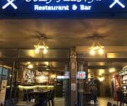 “Cozy Alanya’da modern kafe konseptiyle kahve çeşitleri, tatlılar ve sıcak atmosfer”