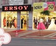 Ersoy Giyim Alanya – Modern ve şık kadın giyim ürünlerinin vitrinlerde sergilendiği butik mağaza.
